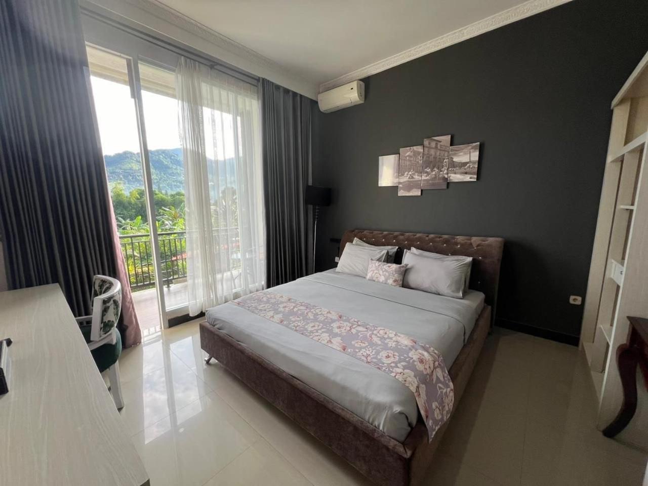 Avilla Puncak Esterno foto