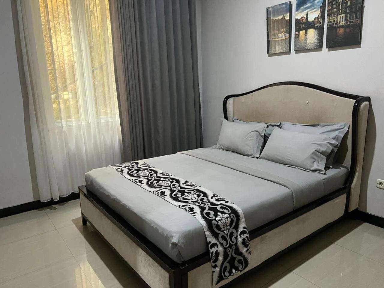 Avilla Puncak Esterno foto