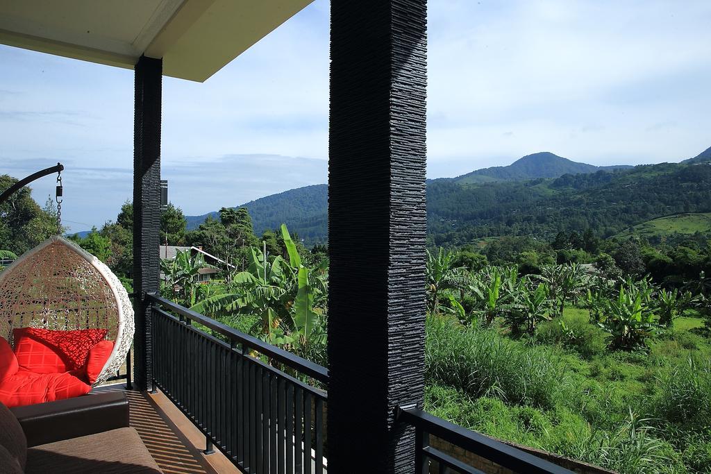 Avilla Puncak Esterno foto