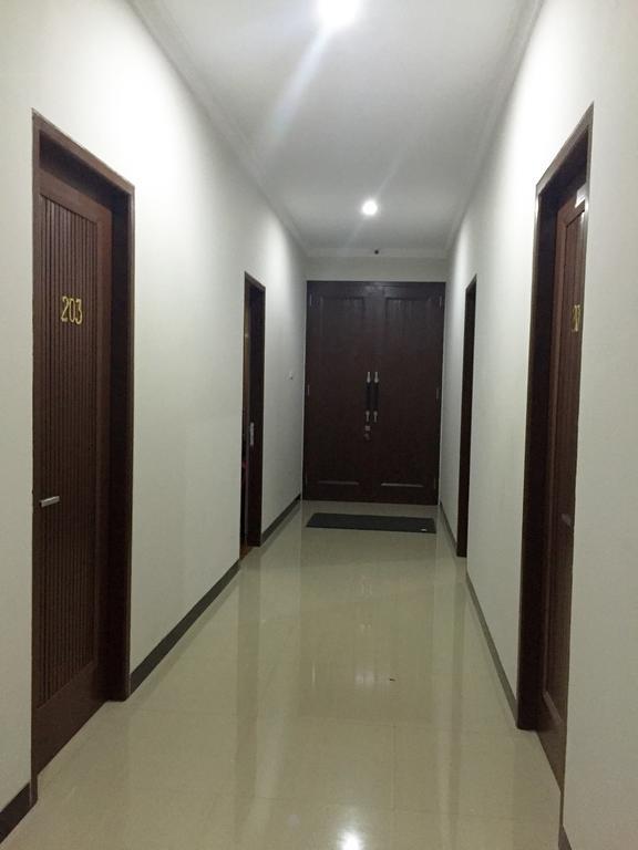Avilla Puncak Esterno foto